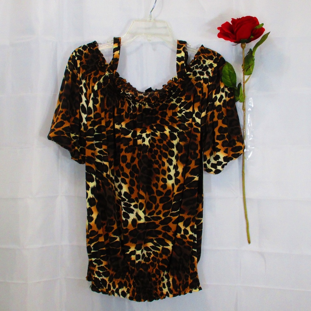 🔥NWT🔥 RHAPSODY TOP SIZE LARGE